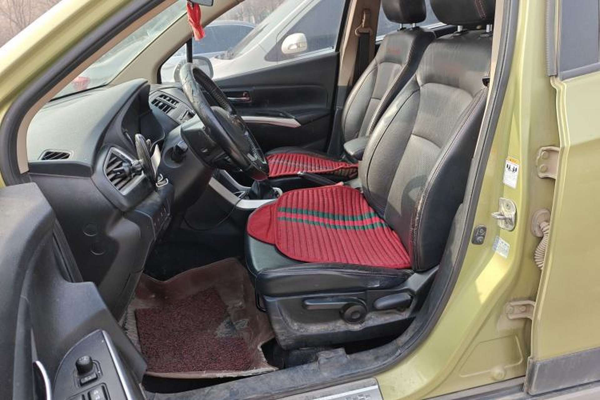 Used Suzuki S-Cross 2014 1.6L Manual Two-Wheel Drive Elite Model Left Front Seat
