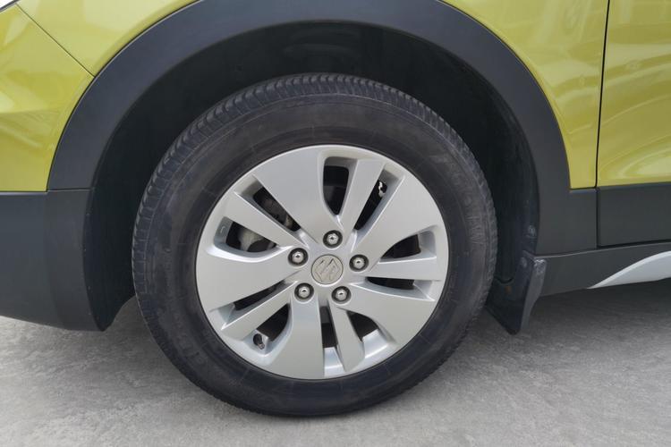 Used Suzuki S-Cross 2014 1.6L CVT Two-Wheel Drive Elite Version Left Front Wheel Hub