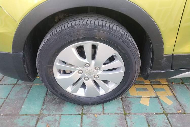 Used Suzuki S-Cross 2014 1.6L Manual Two-Wheel Drive Elite Model Left Front Wheel Hub