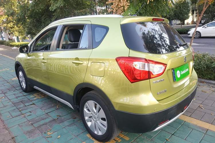 Used Suzuki S-Cross 2014 1.6L Manual Two-Wheel Drive Elite Model Left Side