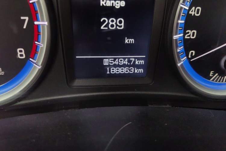 Used Suzuki S-Cross 2014 1.6L Manual Two-Wheel Drive Elite Model Odometer Close Up