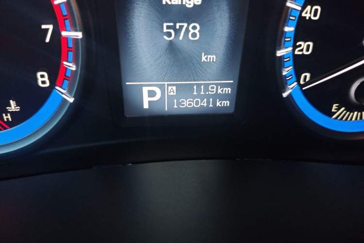 Used Suzuki S-Cross 2014 1.6L CVT Two-Wheel Drive Elite Version Odometer Close Up