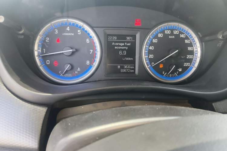 Used Suzuki S-Cross 2014 1.6L Manual Two-Wheel Drive Elite Model Odometer Close Up