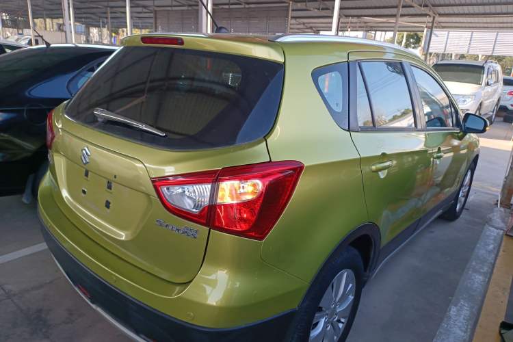 Used Suzuki S-Cross 2014 1.6L CVT Two-Wheel Drive Elite Version Rear Right 45 Deg