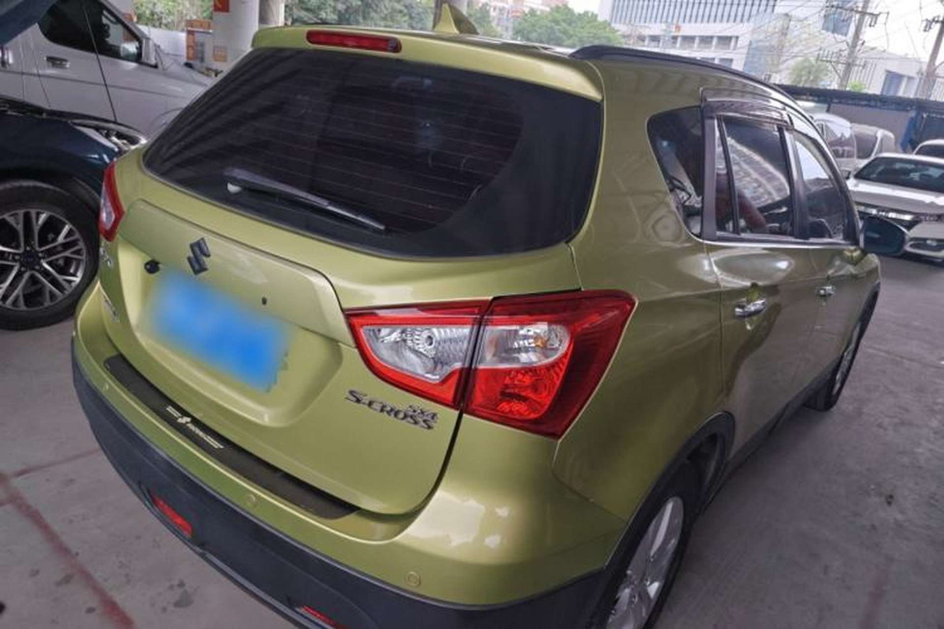 Used Suzuki S-Cross 2014 1.6L CVT Two-Wheel Drive Entry Model Rear Right 45 Deg