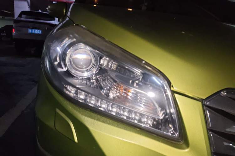 Used Suzuki S-Cross 2014 1.6L CVT Four-Wheel Drive Luxury Version Right Front Headlight