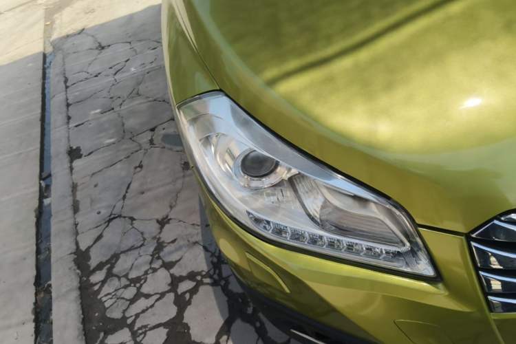 Used Suzuki S-Cross 2014 1.6L Manual Two-Wheel Drive Elite Model Right Front Headlight