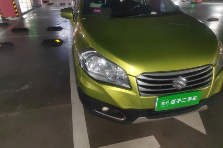Used Suzuki S-Cross 2014 1.6L CVT Two-Wheel Drive Entry Model Right Front Headlight