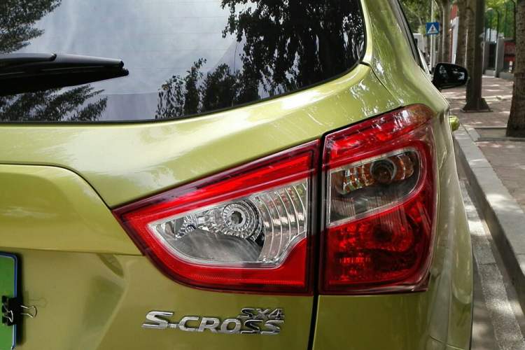Used Suzuki S-Cross 2014 1.6L Manual Two-Wheel Drive Elite Model Right Front Headlight
