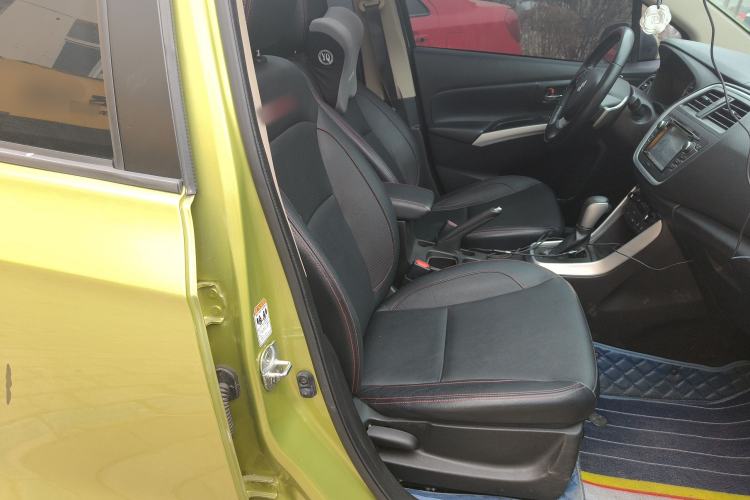 Used Suzuki S-Cross 2014 1.6L CVT Four-Wheel Drive Luxury Version Right Front Seat
