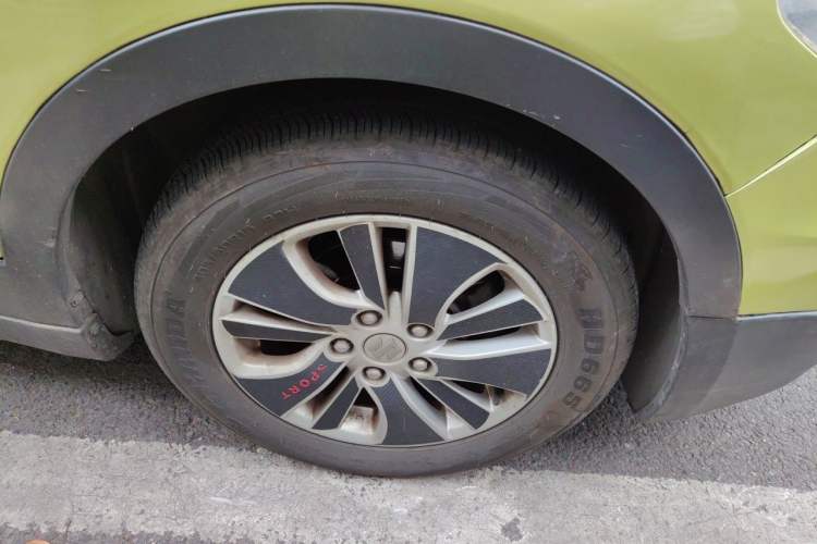 Used Suzuki S-Cross 2014 1.6L Manual Two-Wheel Drive Elite Model Right Front Wheel Hub