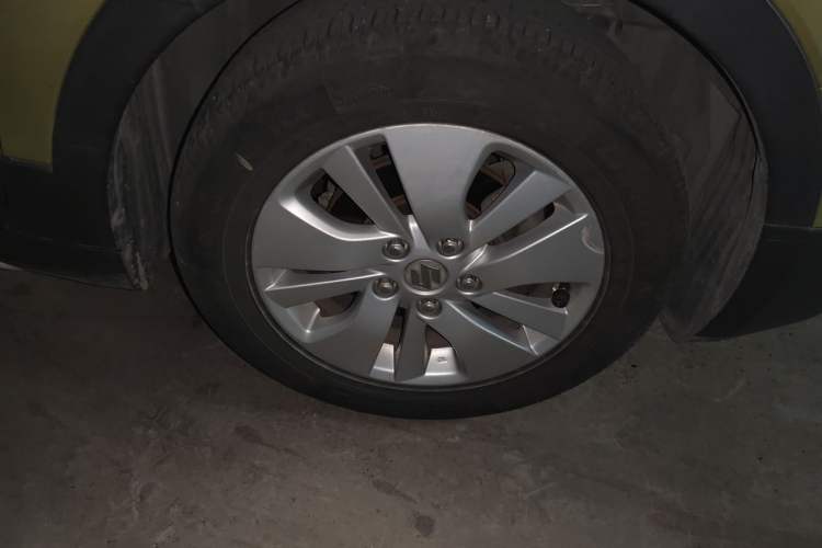Used Suzuki S-Cross 2014 1.6L CVT Two-Wheel Drive Elite Version Right Front Wheel Hub