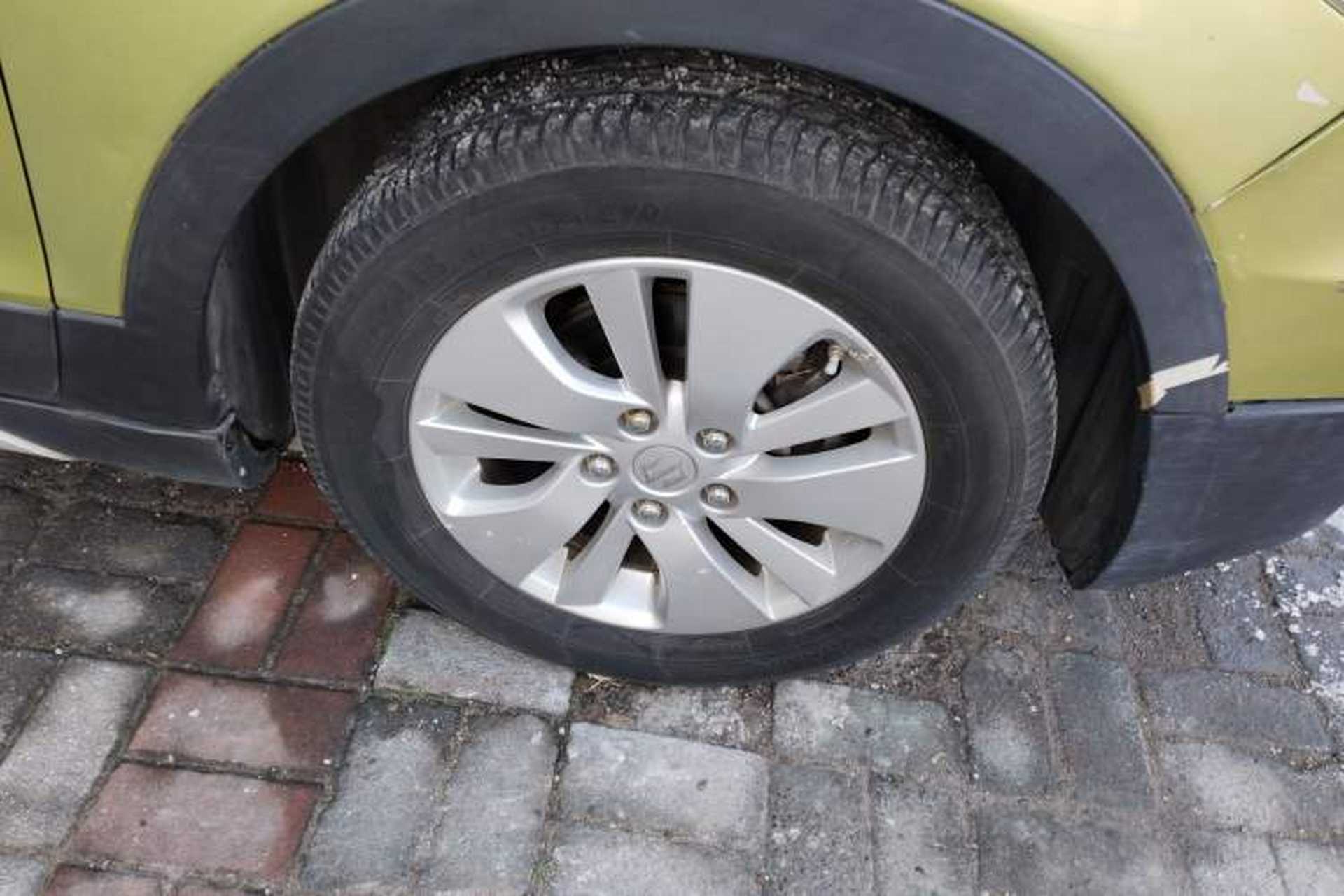 Used Suzuki S-Cross 2014 1.6L CVT Two-Wheel Drive Elite Version Right Front Wheel Hub