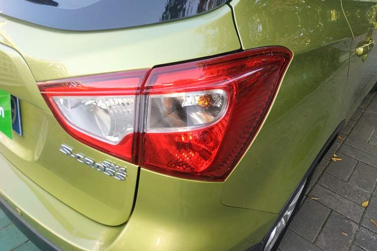 Used Suzuki S-Cross 2014 1.6L Manual Two-Wheel Drive Elite Model Right Rear Taillight