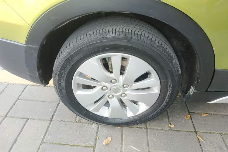 Used Suzuki S-Cross 2014 1.6L Manual Two-Wheel Drive Elite Model Right Rear Wheel Hub