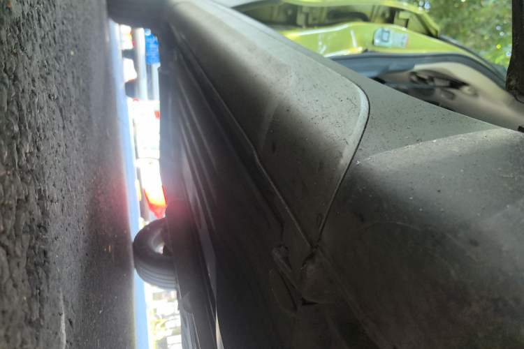 Used Suzuki S-Cross 2014 1.6L CVT Two-Wheel Drive Elite Version Right Side Sill