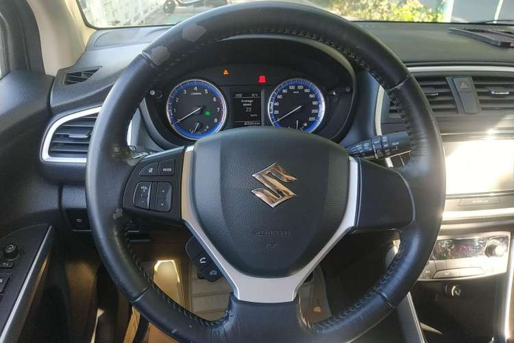 Used Suzuki S-Cross 2014 1.6L Manual Two-Wheel Drive Elite Model Steering Wheel