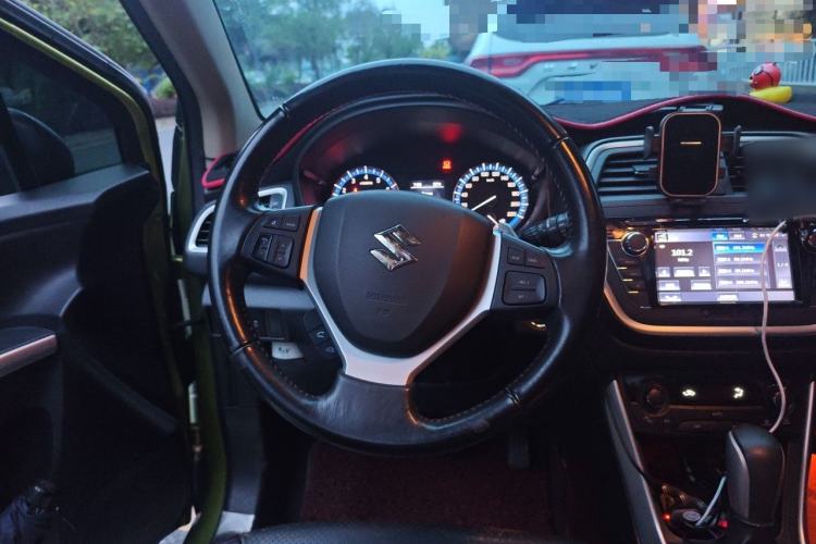Used Suzuki S-Cross 2014 1.6L CVT Two-Wheel Drive Elite Version Steering Wheel