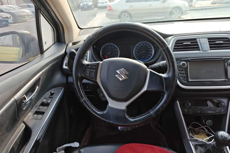 Used Suzuki S-Cross 2014 1.6L Manual Two-Wheel Drive Elite Model Steering Wheel