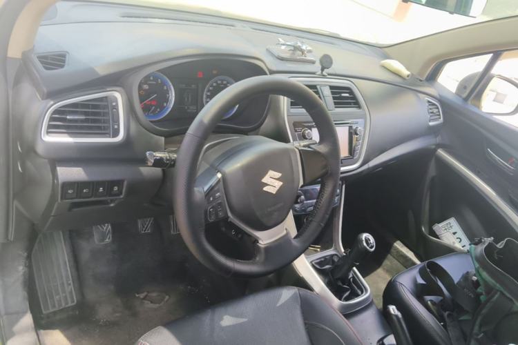 Used Suzuki S-Cross 2014 1.6L Manual Two-Wheel Drive Elite Model Steering Wheel