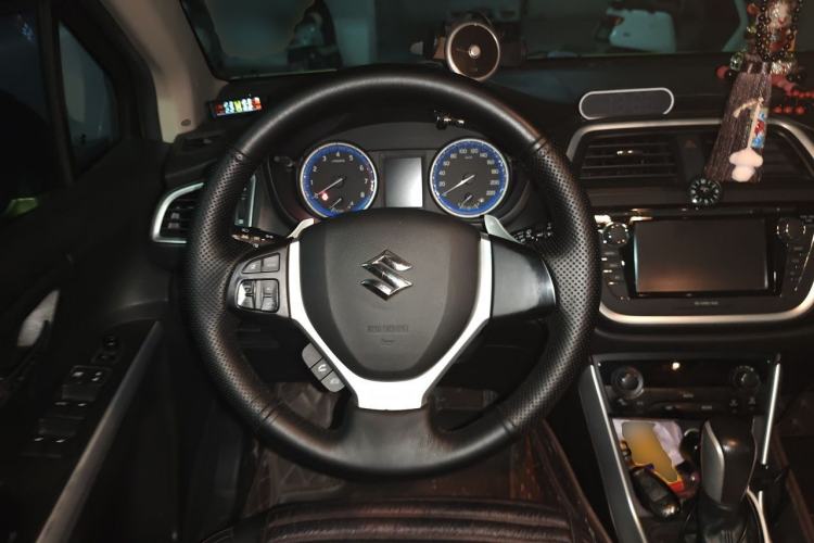 Used Suzuki S-Cross 2014 1.6L CVT Two-Wheel Drive Elite Version Steering Wheel