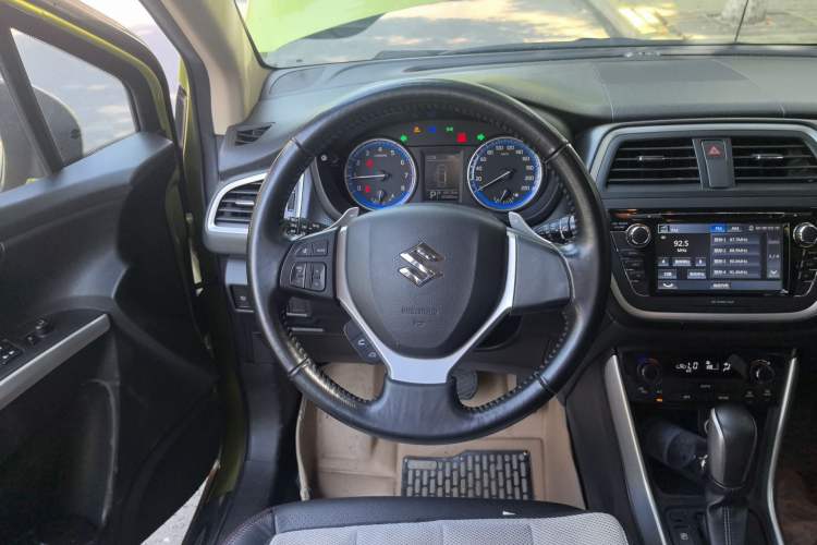 Used Suzuki S-Cross 2014 1.6L CVT Two-Wheel Drive Elite Version Steering Wheel