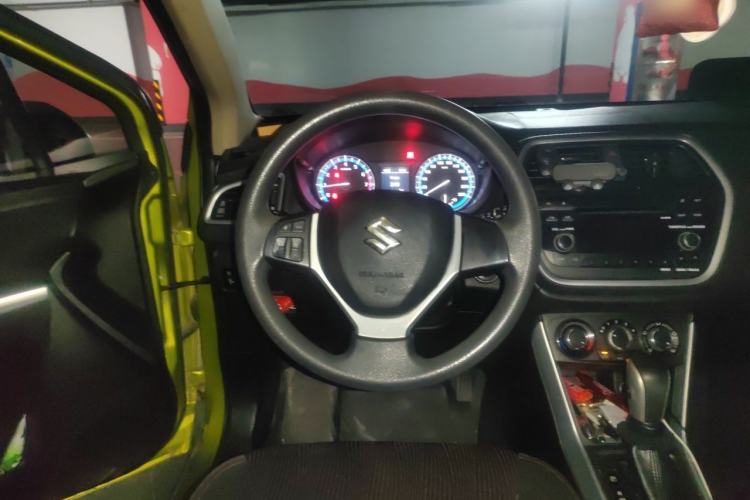Used Suzuki S-Cross 2014 1.6L CVT Two-Wheel Drive Entry Model Steering Wheel