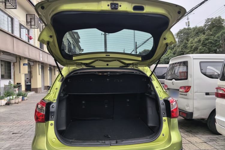 Used Suzuki S-Cross 2014 1.6L CVT Two-Wheel Drive Elite Version Trunk