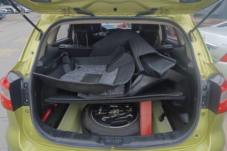 Used Suzuki S-Cross 2014 1.6L CVT Two-Wheel Drive Elite Version Trunk