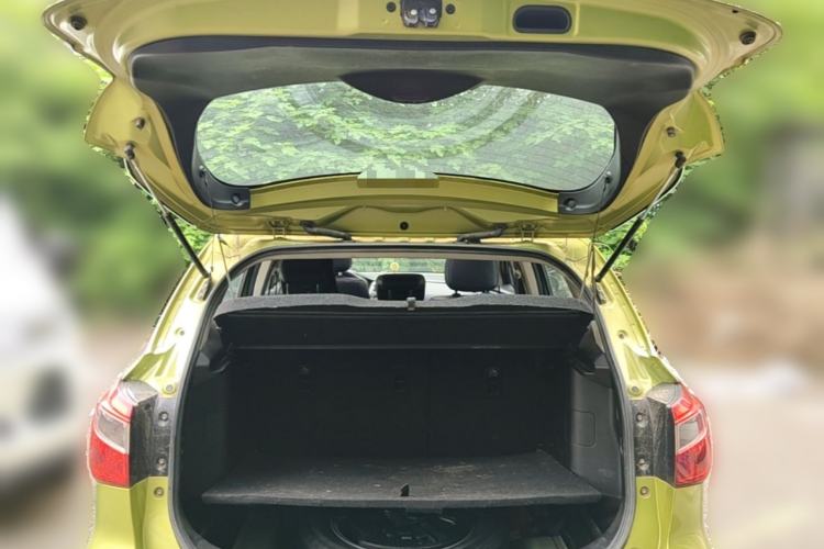 Used Suzuki S-Cross 2014 1.6L CVT Two-Wheel Drive Elite Version Trunk