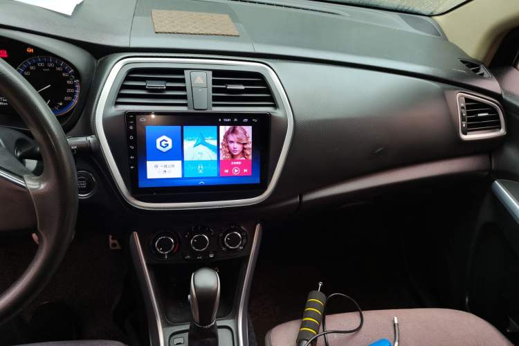 Used Suzuki S-Cross 2014 1.6L CVT Two-Wheel Drive Entry Model Audio And AC Panel