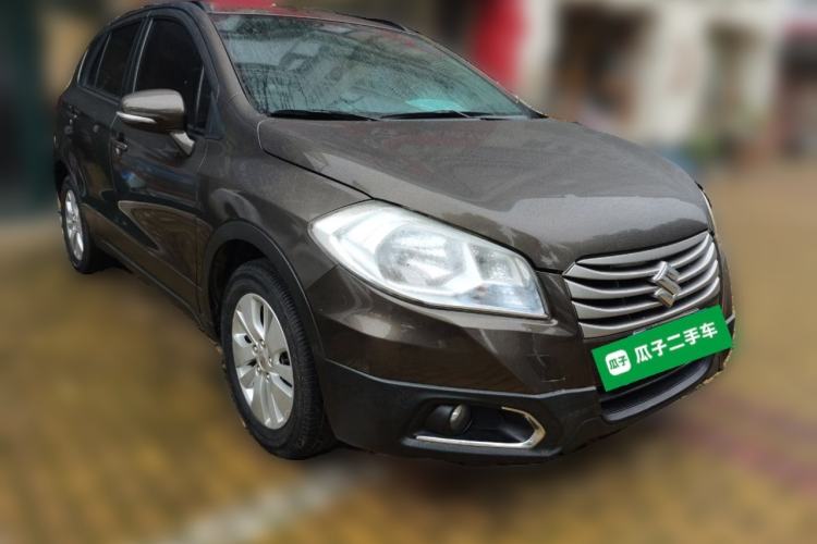Used Suzuki S-Cross 2014 1.6L CVT Two-Wheel Drive Entry Model Front Right 45 Deg