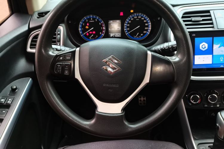 Used Suzuki S-Cross 2014 1.6L CVT Two-Wheel Drive Entry Model Steering Wheel