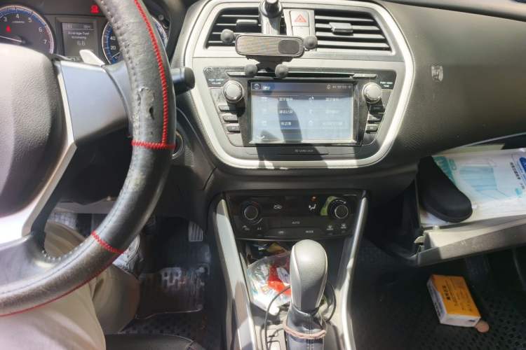 Used Suzuki S-Cross 2014 1.6L CVT Two-Wheel Drive Elite Version Audio And AC Panel