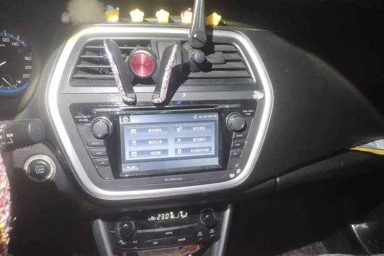 Used Suzuki S-Cross 2014 1.6L CVT Two-Wheel Drive Elite Version Audio And AC Panel