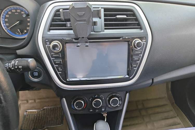 Used Suzuki S-Cross 2014 1.6L CVT Two-Wheel Drive Entry Model Audio And AC Panel