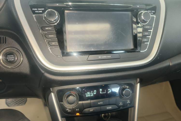Used Suzuki S-Cross 2014 1.6L CVT Two-Wheel Drive Elite Version Audio And AC Panel