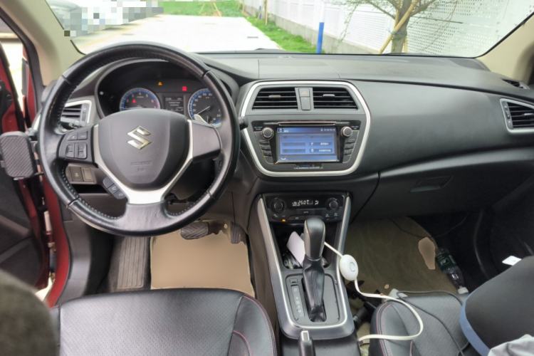 Used Suzuki S-Cross 2014 1.6L CVT Two-Wheel Drive Elite Version Center Console