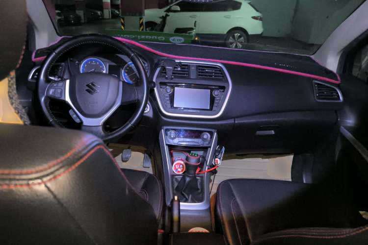 Used Suzuki S-Cross 2014 1.6L Manual Two-Wheel Drive Elite Model Center Console