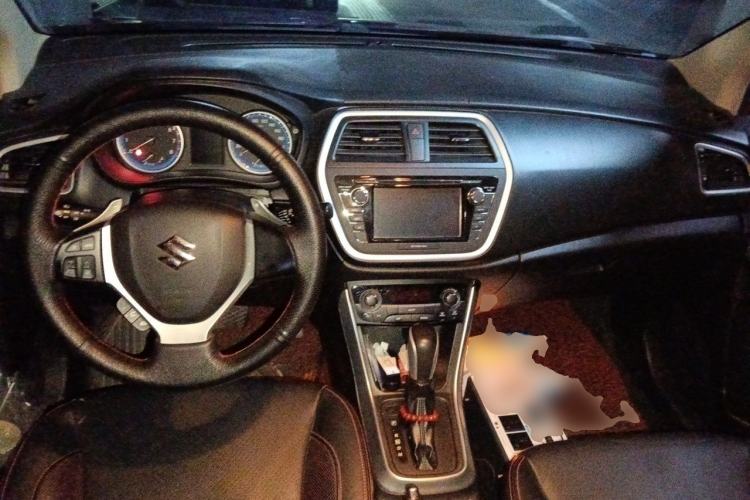 Used Suzuki S-Cross 2014 1.6L CVT Two-Wheel Drive Elite Version Center Console