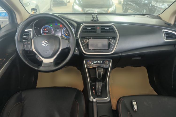 Used Suzuki S-Cross 2014 1.6L CVT Two-Wheel Drive Elite Version Center Console