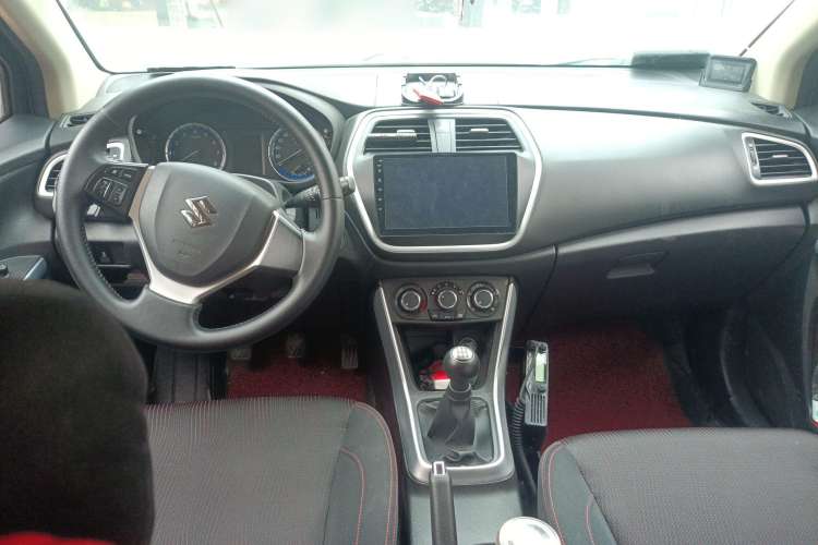 Used Suzuki S-Cross 2014 1.6L Manual Two-Wheel Drive Entry Model Center Console