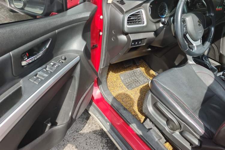 Used Suzuki S-Cross 2014 1.6L CVT Two-Wheel Drive Elite Version Driver Seat