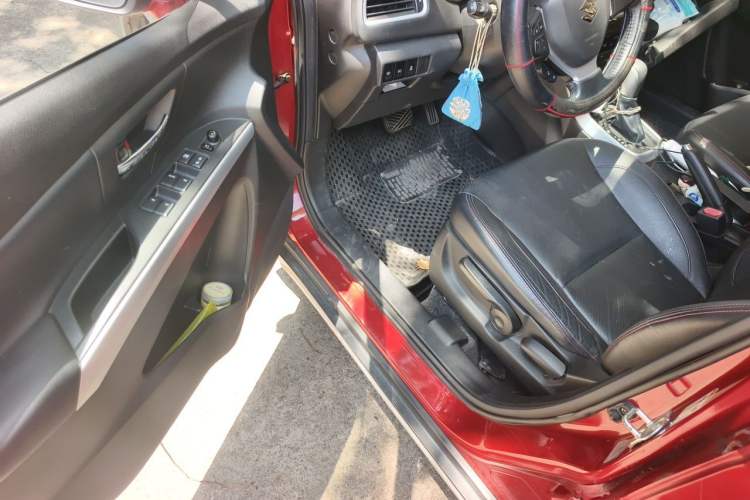 Used Suzuki S-Cross 2014 1.6L CVT Two-Wheel Drive Elite Version Driver Seat