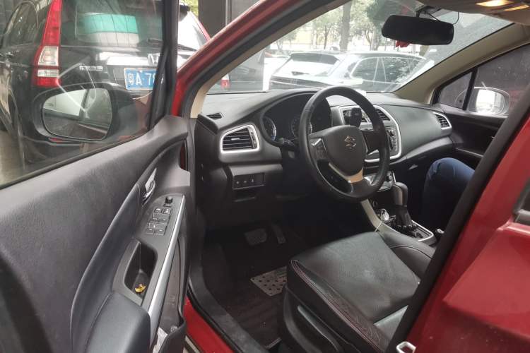 Used Suzuki S-Cross 2014 1.6L CVT Two-Wheel Drive Elite Version Driver Seat