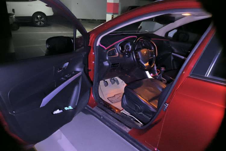 Used Suzuki S-Cross 2014 1.6L Manual Two-Wheel Drive Elite Model Driver Seat