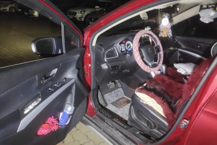 Used Suzuki S-Cross 2014 1.6L CVT Two-Wheel Drive Elite Version Driver Seat