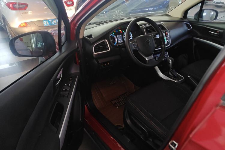 Used Suzuki S-Cross 2014 1.6L CVT Two-Wheel Drive Entry Model Driver Seat