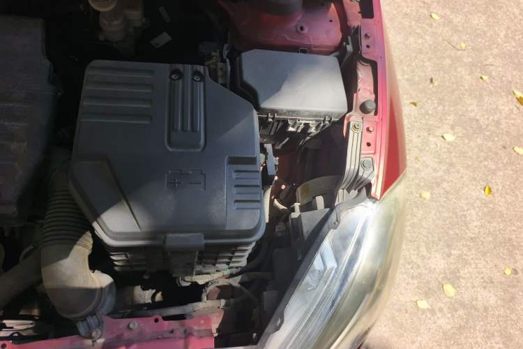Used Suzuki S-Cross 2014 1.6L CVT Two-Wheel Drive Elite Version Engine Bay Left