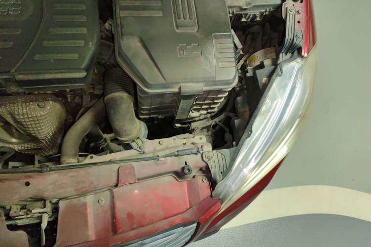 Used Suzuki S-Cross 2014 1.6L CVT Two-Wheel Drive Elite Version Engine Bay Left